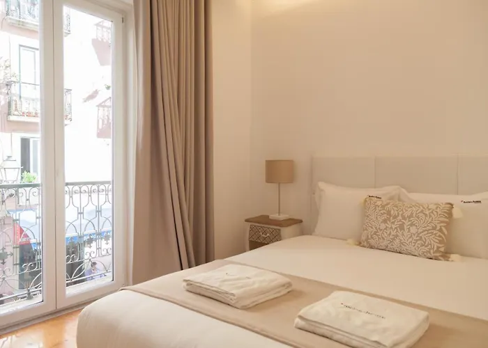 Flh Intendente Portuguese Flat