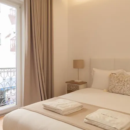 Flh Intendente Portuguese Flat